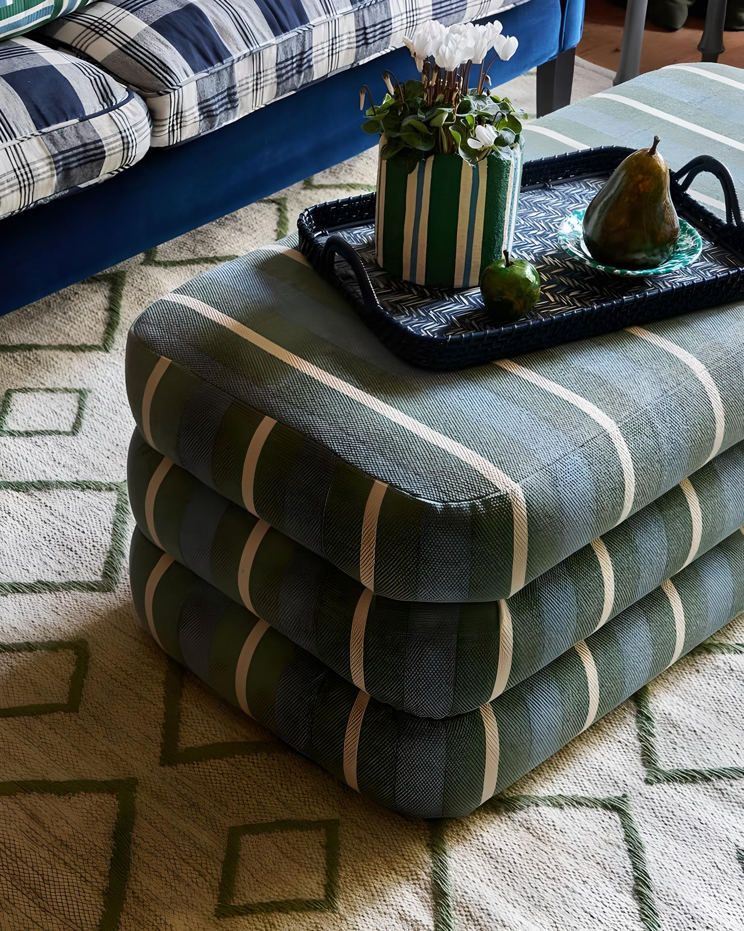 Maximizing Small Spaces: Multifunctional Furniture Solutions for Modern Living