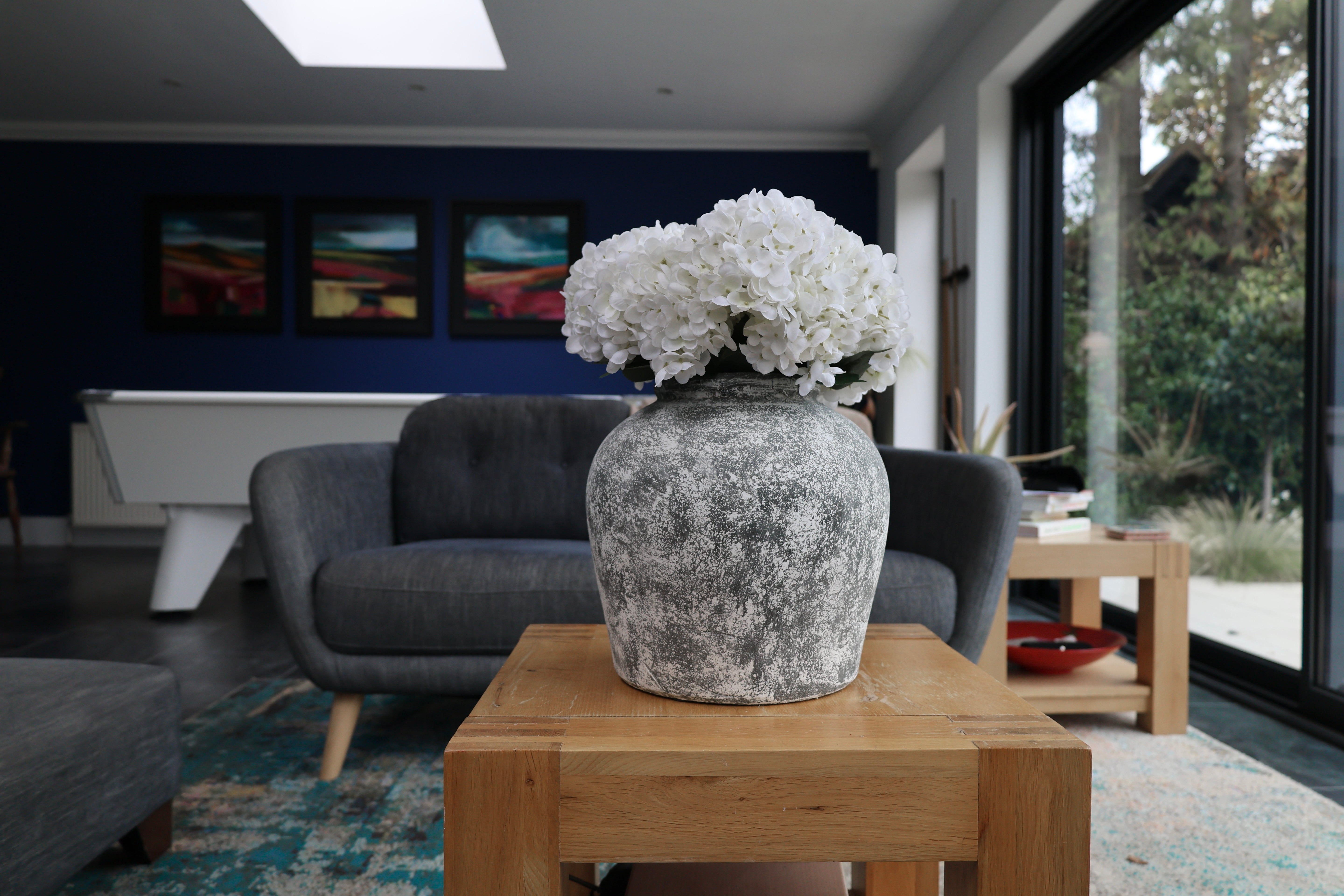 White Hydrangea x Rudlow Vase Set
